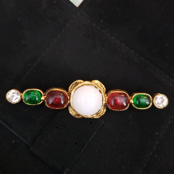 CHANEL Jewelry - 🦋 CHANEL Brooch, circa 1985